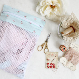 Free Lingerie Wash Bag Pattern and Tutorial