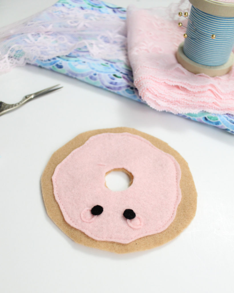 Wrapped Up In Rainbows: Doughnut Pin Cushion Tutorial